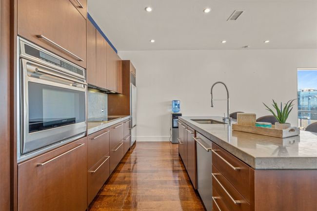 APT-1702 - 2200 Victory Ave, Condo with 2 bedrooms, 2 bathrooms and null parking in Dallas TX | Image 7