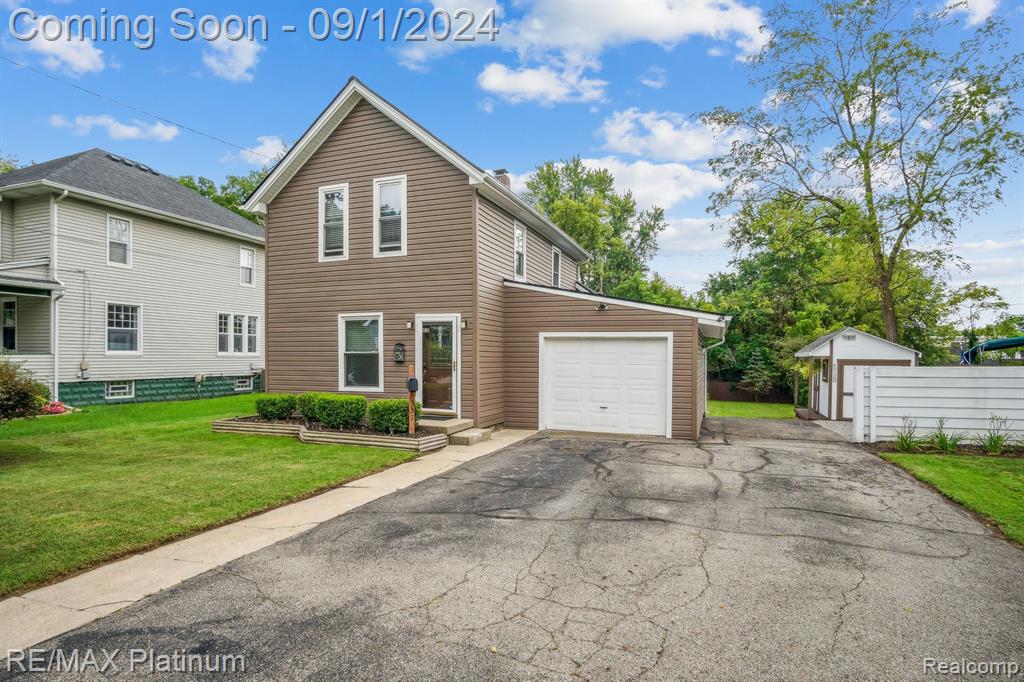 Brooks St, Howell, MI 48843