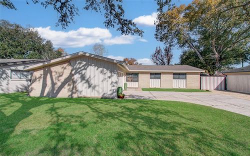 5926 Ettrick Dr, Houston, TX, 77035-4148 | Card Image