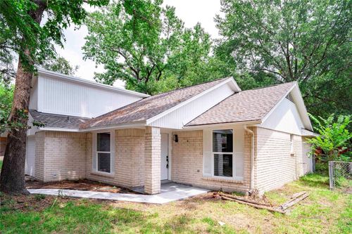 9214 Woodland Oaks Dr, Houston, TX, 77040-2717 | Card Image