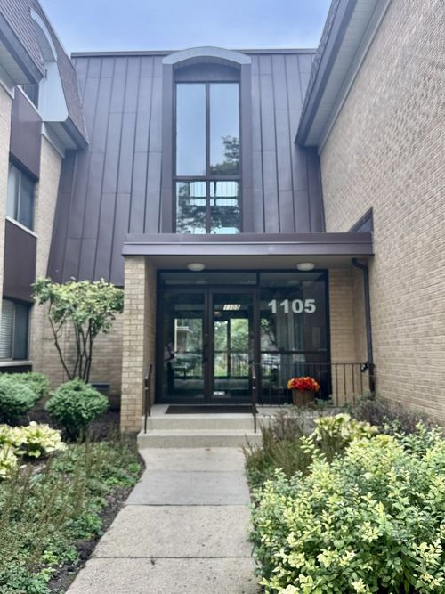 apt-224-1105 N Mill St, Naperville, IL, 60563-2549 | Card Image