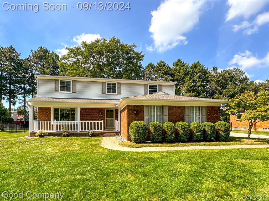 Berwyck Dr, Troy, MI 48085