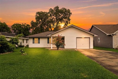 1440 Avenue E, Nederland, TX, 77627-4512 | Card Image