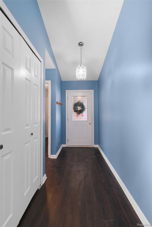 43529 Oakbrook Rd, Canton, MI, 48187-2035 | Card Image