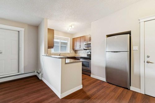 4-605 67 Ave Sw, Calgary, AB, T2V0M3 | Card Image