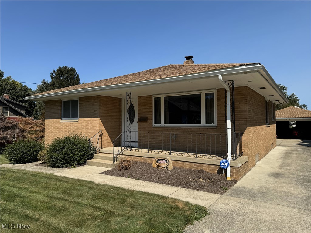 Lake Ave, Barberton, OH 44203