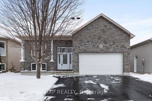 {{alt}} | Card Image