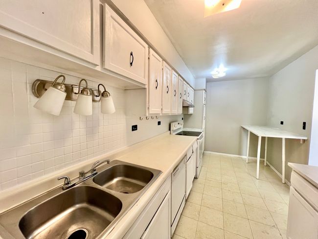 APT-116 - 802 E Old Willow Rd, Condo with 3 bedrooms, 2 bathrooms and null parking in Prospect Heights IL | Image 14