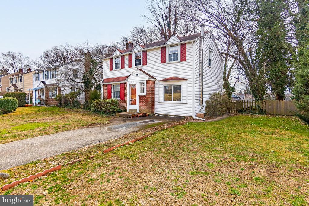 Norman Rd, Havertown, PA 19083