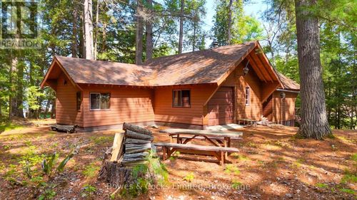 915 Madawaska River Dr, Combermere, ON, K0J1L0 | Card Image