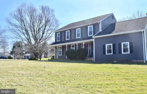 393 Clover Ct, WEST GROVE, PA, 19390-1351 | Card Image