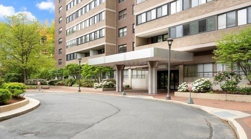 apt-4j-2 Hawthorne Pl, Boston, MA, 02114-2305 | Card Image