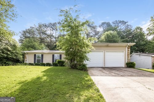 8560 Glenwoods Dr, Riverdale, GA, 30274-4454 | Card Image
