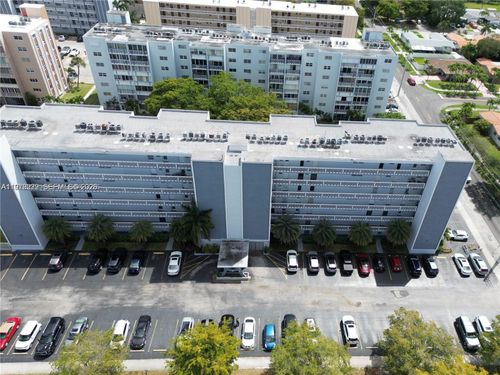 apt-703-320 Ne 12th Ave, Hallandale Beach, FL, 33009-4509 | Card Image