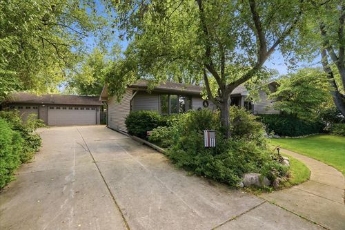 10405 W Ford Ave, Beach Park, IL, 60099-3929 | Card Image
