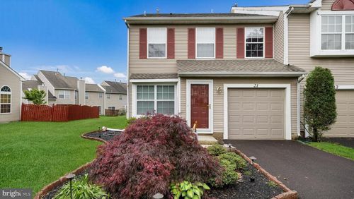 21 Ebony Ct, NEWTOWN, PA, 18940-9252 | Card Image