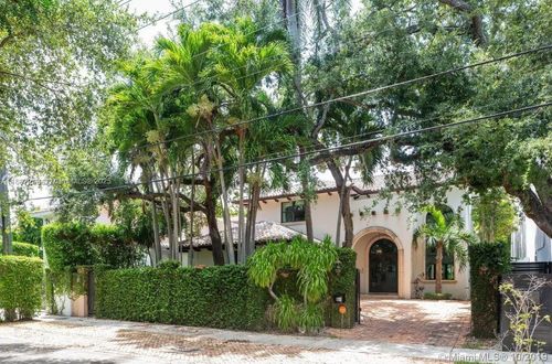 2561 Trapp Ave, Miami, FL, 33133-3831 | Card Image