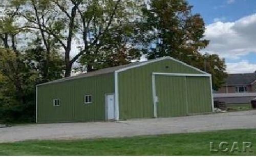 700 Oakwood Ave, Adrian, MI, 49221-1734 | Card Image
