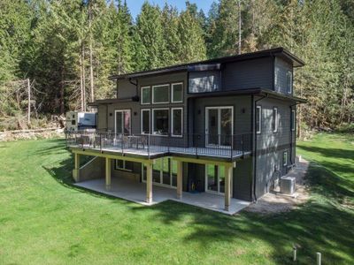 1127 Malcolm Creek Rd, House other with 6 bedrooms, 3 bathrooms and 10 parking in Roberts Creek BC | Image 1