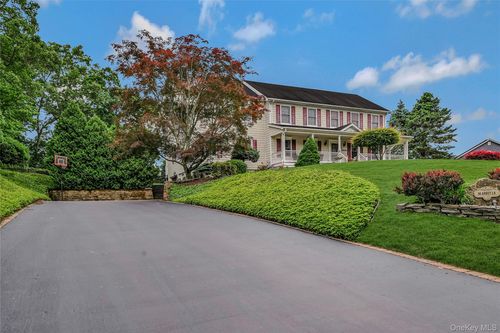 16 Abbey Ln, Setauket, NY, 11733-1937 | Card Image