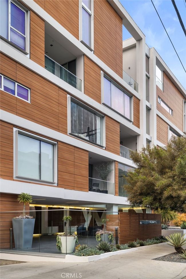 Nice entrance. 6735 Yucca is down the street from Highland, shopping, dining and entertainment. Boutique hotels and restaurants all just steps away from the building. | Image 9