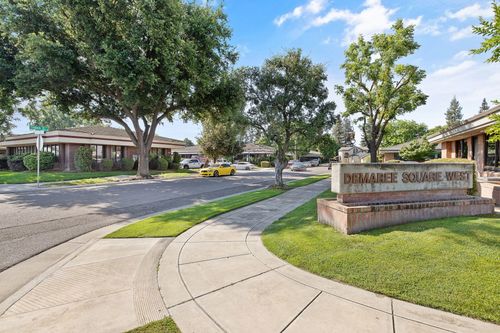 1029 N Demaree St, Visalia, CA, 93291-4117 | Card Image