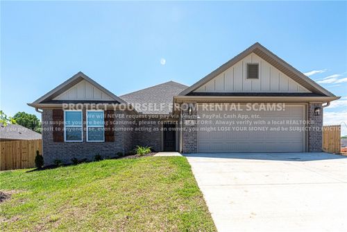 45 W Pitts St, Farmington, AR, 72730-2818 | Card Image