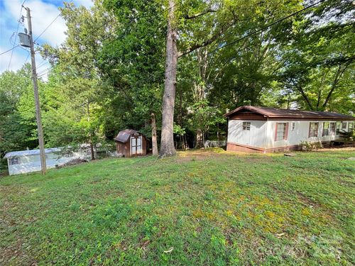 661 Black Hill Rd, Bryson City, NC, 28713-7717 | Card Image