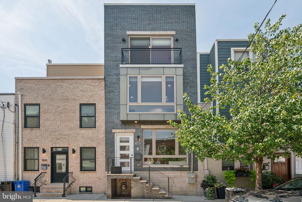 Manton St, Philadelphia, PA 19146