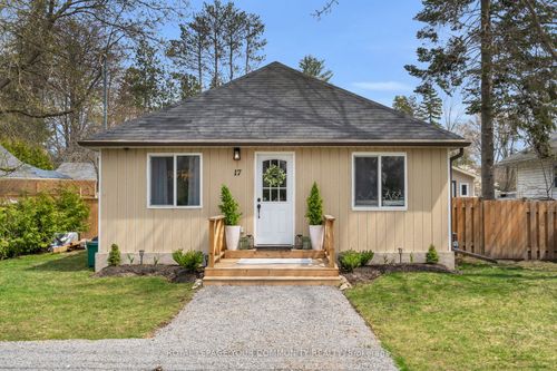 17 Hardwood Dr, Jacksons Point, ON, L0E1L0 | Card Image