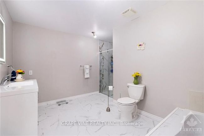 2190 Valley St, House attached with 3 bedrooms, 2 bathrooms and 2 parking in Moose Creek ON | Image 16