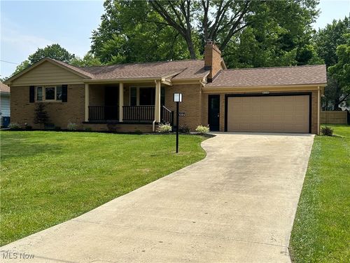 7295 Clovermeade Ave, Poland, OH, 44514-3720 | Card Image