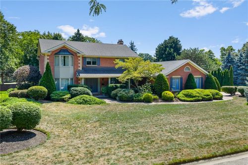 6748 January Dr, Niagara Falls, ON, L2J4J4 | Card Image