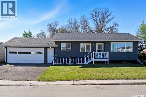 30 Calvert Cres, Lanigan, SK, S0K2M0 | Card Image