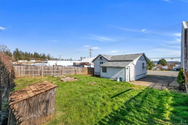 8118 York Ave, House other with 2 bedrooms, 1 bathrooms and 2 parking in Crofton BC | Image 36