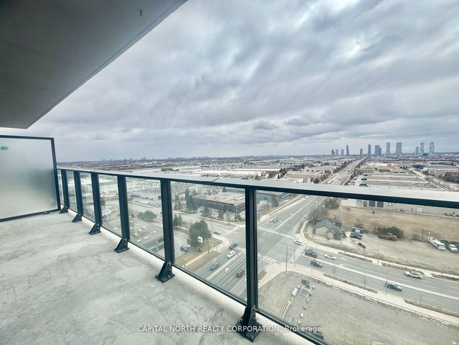 1722 - 8960 Jane St, Condo with 2 bedrooms, 2 bathrooms and 1 parking in Concord ON | Image 9