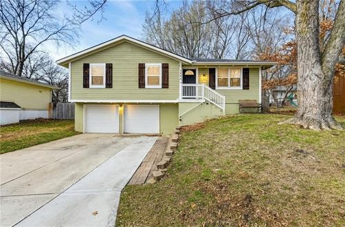 1806 Se Kingsway St, Oak Grove, MO, 64075-9426 | Card Image