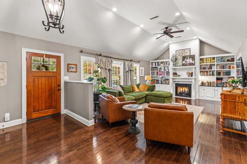 1517 Motlow College Rd, Normandy, TN, 37360-7914 | Card Image