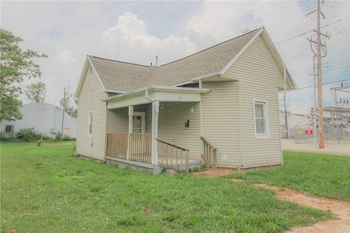 102 4th St, Charleston, IL, 61920-1418 | Card Image