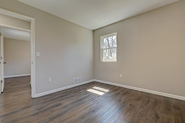 18) Bedroom 2 | Image 33