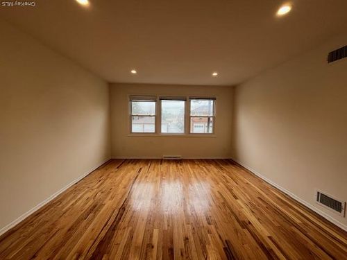 a-1 Inwood Rd, Port Washington, NY, 11050-1505 | Card Image