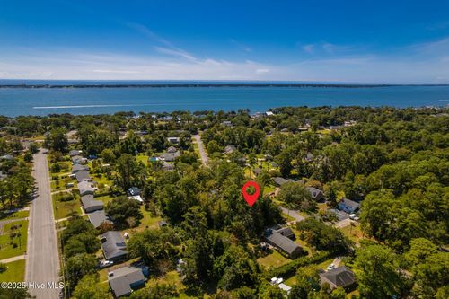 211 Larkin St, Morehead City, NC, 28557-2536 | Card Image