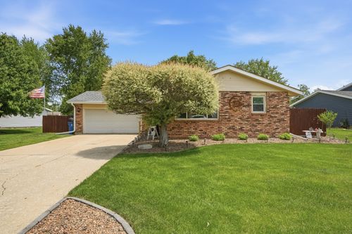 1150 Pheasant Dr, Bradley, IL, 60915-1333 | Card Image