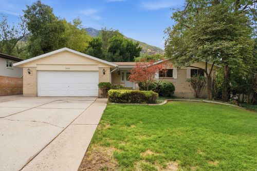 2830 E Valley View Ave, Holladay, UT, 84117-5550 | Card Image