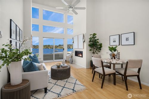 2400 8th Ave N, Seattle, WA, 98109-2295 | Card Image