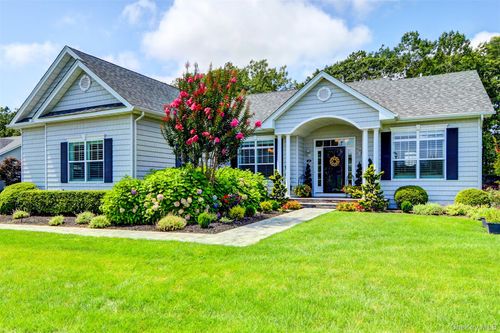 2 Hamptons Court Dr W, Eastport, NY, 11941-1632 | Card Image