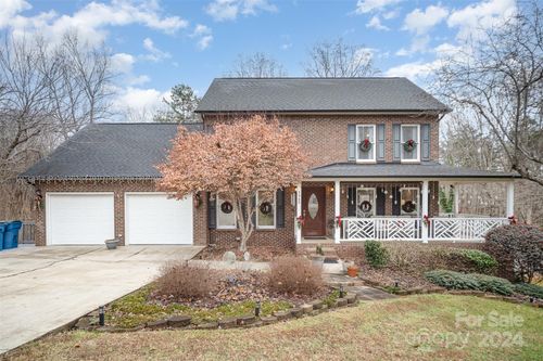 3989 Shakespeare Drive, Hickory, NC, 28601 | Card Image