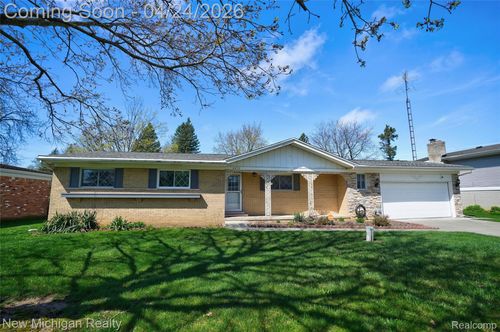 4452 Saint Martins Dr, Flint, MI, 48507-3727 | Card Image