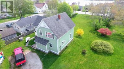 211 Mowatt St, House other with 3 bedrooms, 2 bathrooms and null parking in Shelburne NS | Image 1