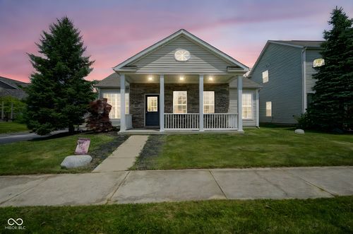 952 Helston Ave, Westfield, IN, 46074-7808 | Card Image